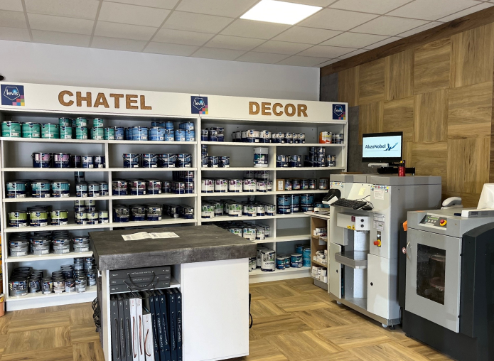 Espace peinture du magasin Châtel Décor